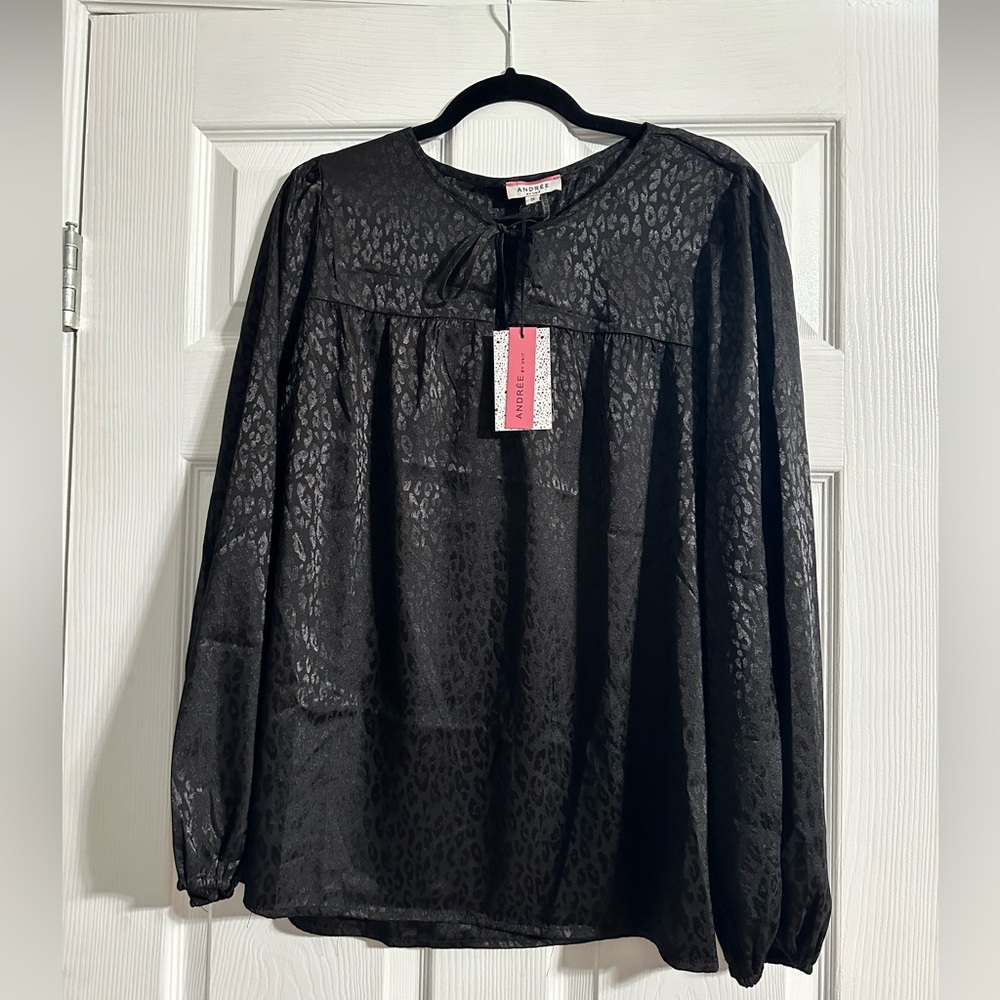 NWT Women’s “Andree by Unit” Blouse
